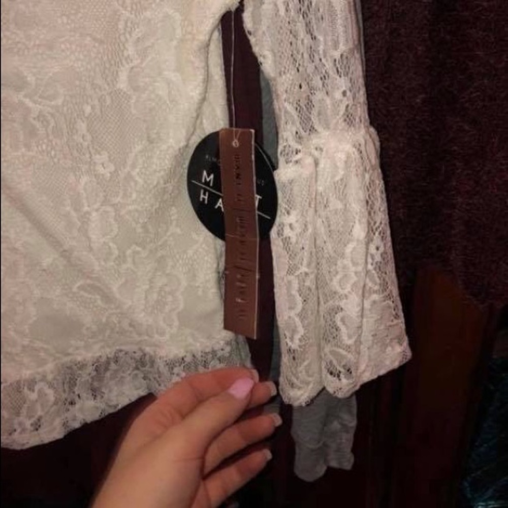 NWT lace top - Picture 2 of 2